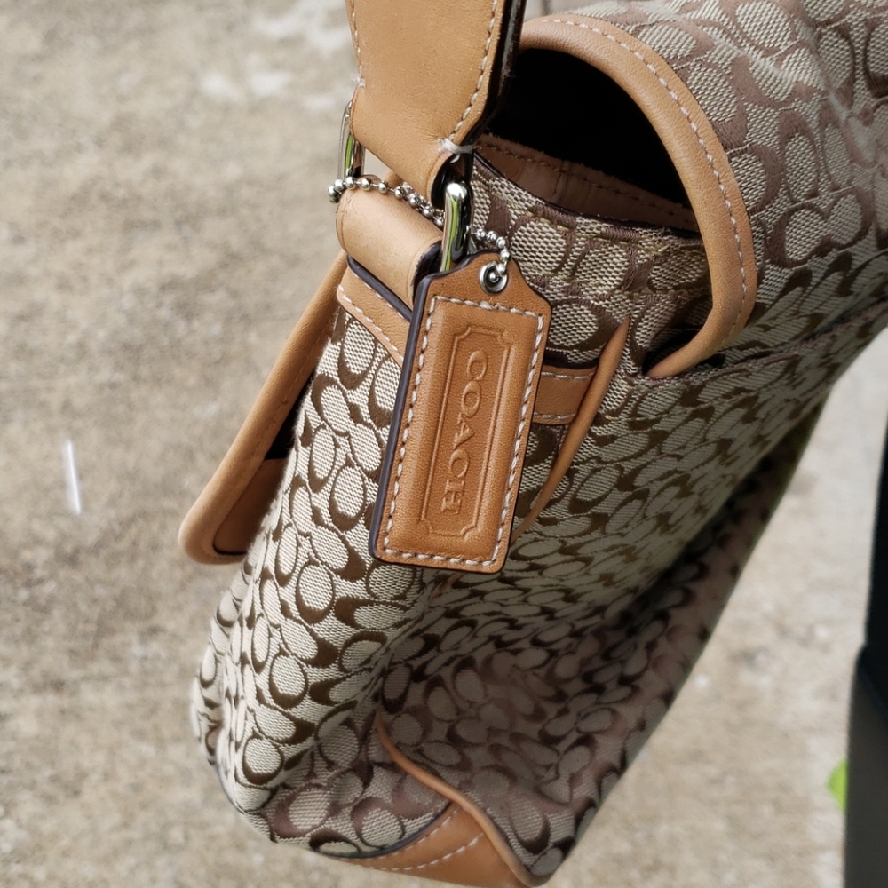 Coach Bag - Picture 3 of 11
